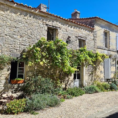 La Maison Du Commandeur Maine-de-Boixe Bagian luar foto