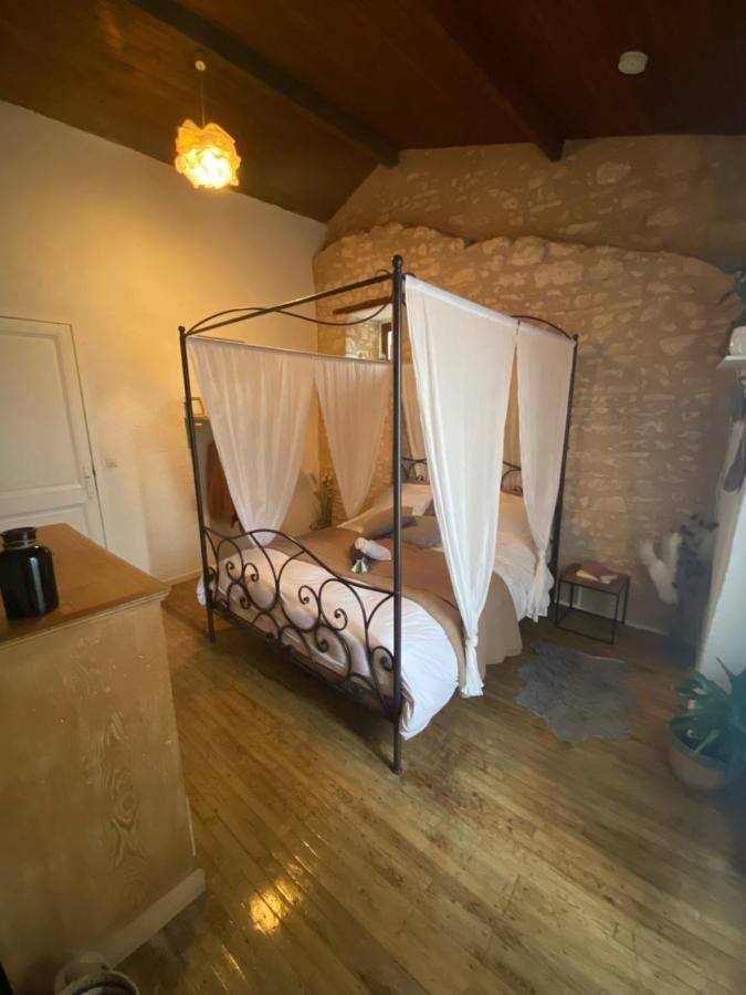 La Maison Du Commandeur Maine-de-Boixe Bagian luar foto