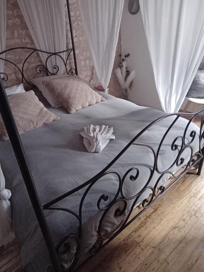 La Maison Du Commandeur Maine-de-Boixe Bagian luar foto